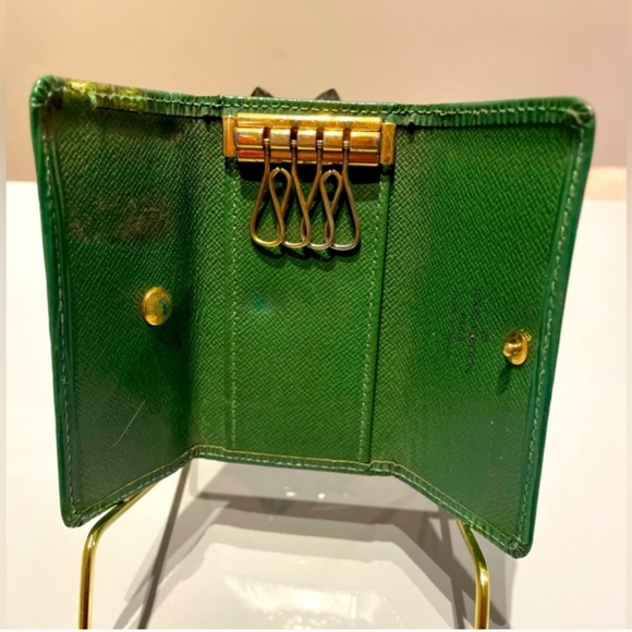 AUTHENTIC LOUIS VUITTON EPI 4 KEY HOLDER WALLET GUC - Picture 3 of 7
